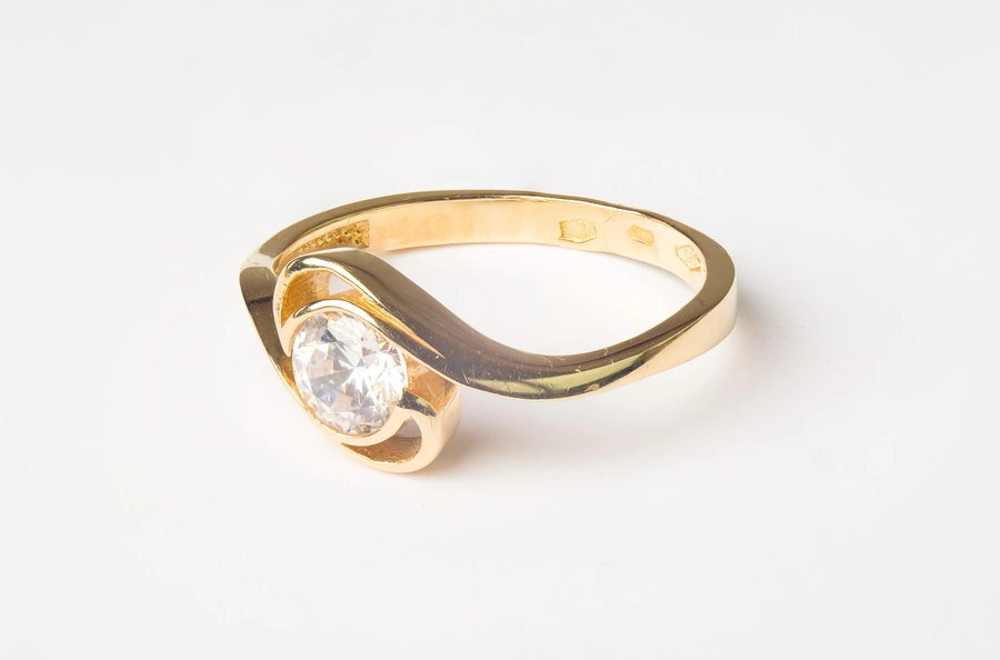 Zlatý prsteň Au585/000 14k s kameňom F011