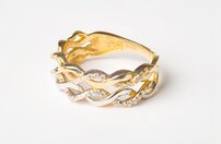 Zlatý prsteň s prepletením tvarom F027