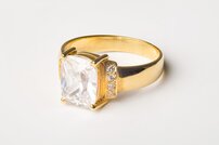 Zlatý prsteň Z013