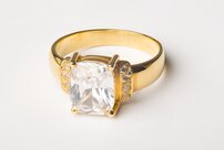 Zlatý prsteň Z013