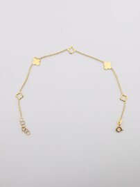 Štýlový náramok so symbolom šťastia