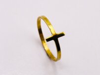 Dámsky zlatý prsteň s krížikom