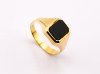 Pánsky zlatý prsteň s onyxom  žlté zlato