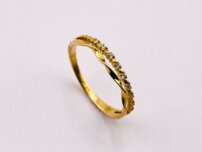 Jemný prepletený dizajn zo žltého zlata