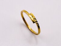 Dámsky zlatý prsteň  s gravírovaním