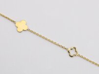 Štýlový náramok so symbolom šťastia