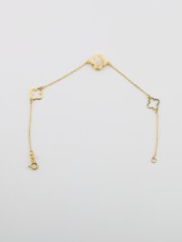 Náramok zdobený štvorlístkom – symbolom šťastia