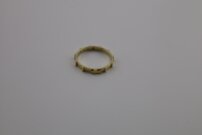 Zlatý ruženec na prst s krížikom