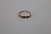 Jemný prepletený dizajn zo žltého zlata